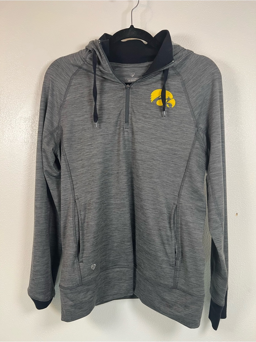 Colosseum Iowa Hawkeyes Women's L Gray Half-Zip Pullover Hoodie Activewear